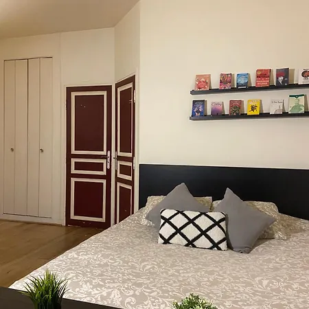 Tour Eiffel Apartment *